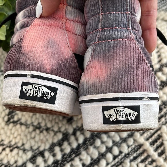 High-Top Vans - Picture 3 of 9